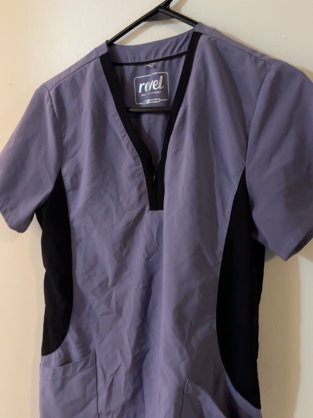 Revel Women’s Lavender and Black V-Neck Tunic Top